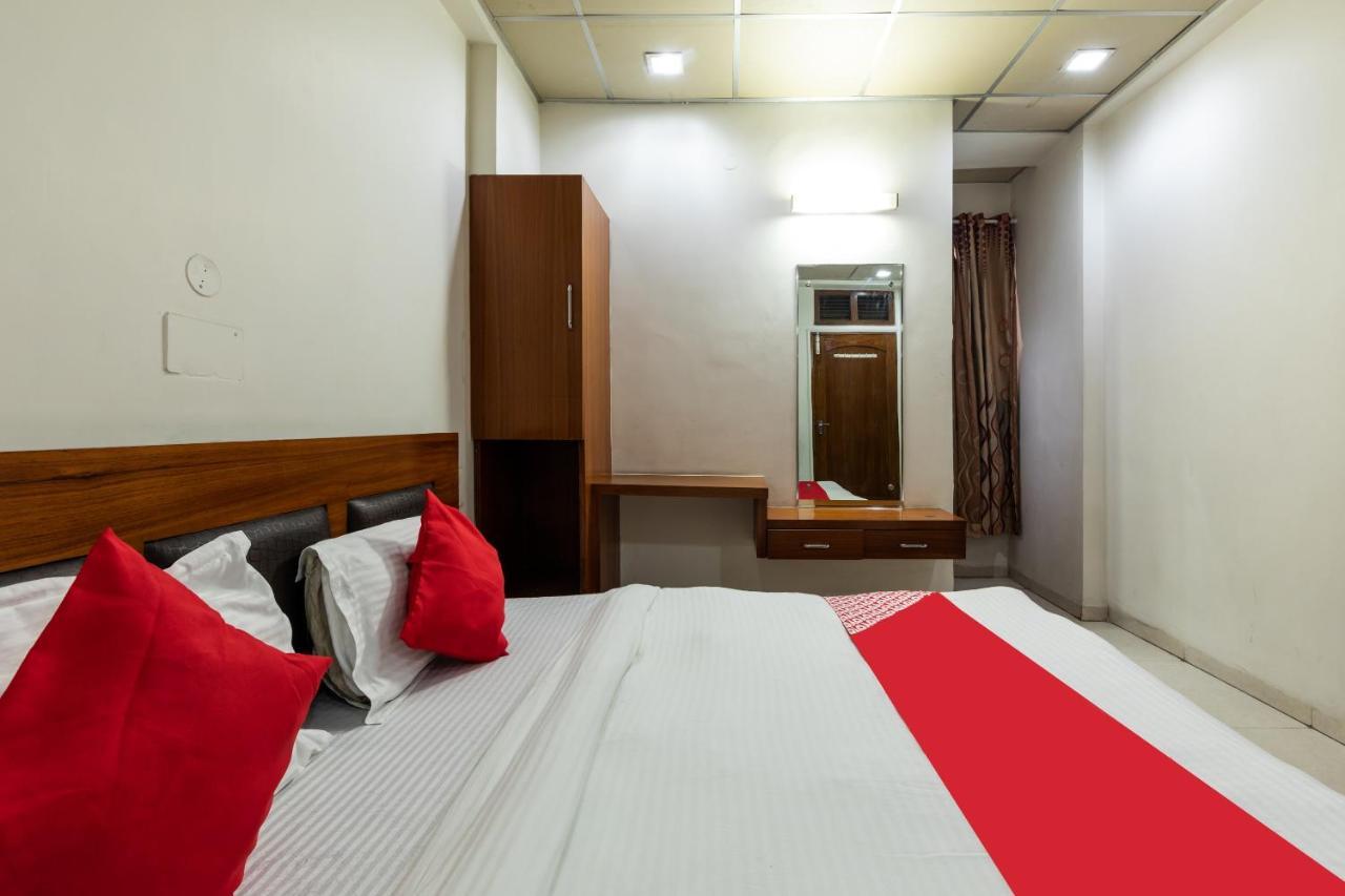 Capital O 47403 Hotel Manjeet Bhopal Esterno foto