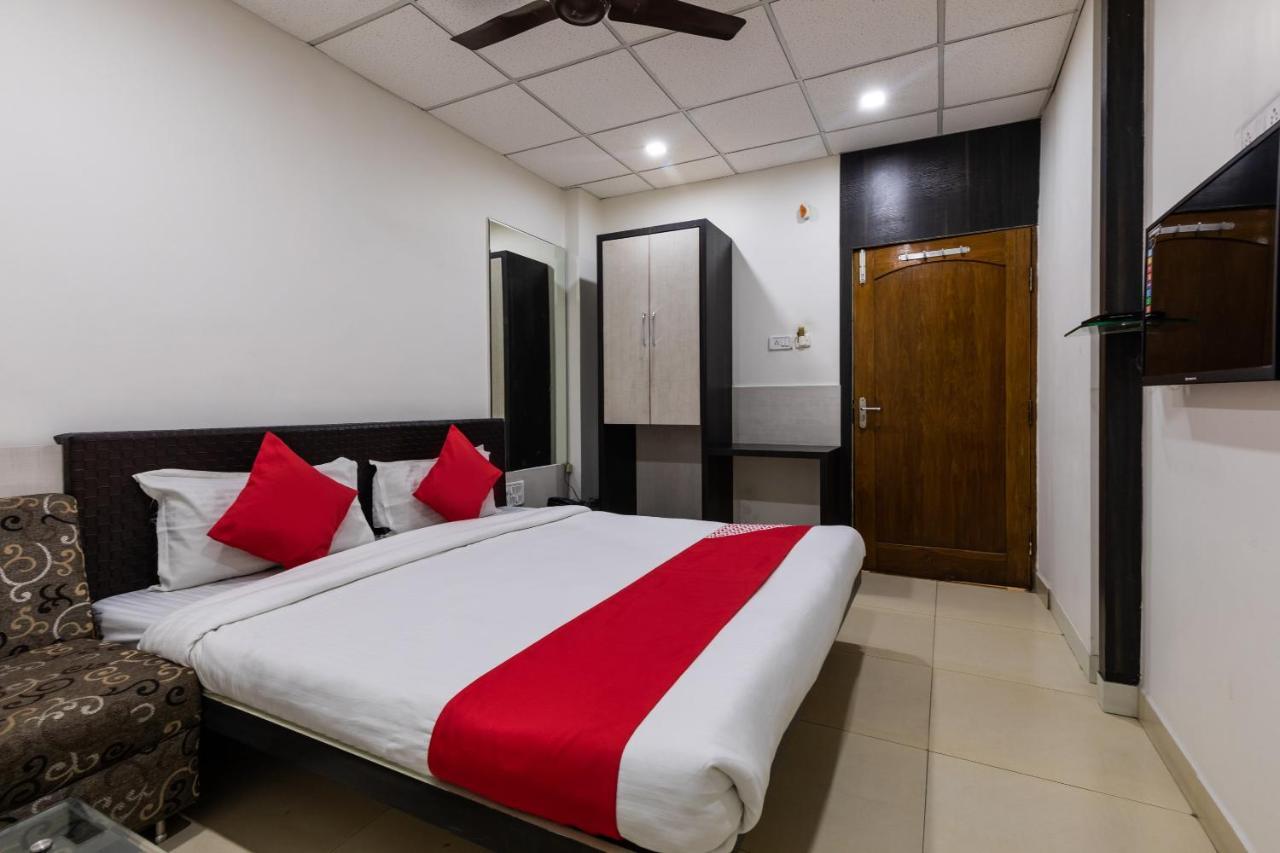 Capital O 47403 Hotel Manjeet Bhopal Esterno foto